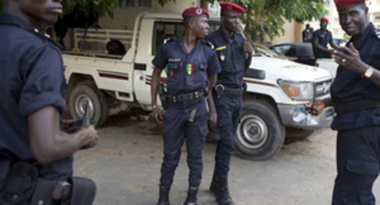 В Сенегале в целях экономии распустили сенат
