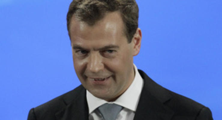 Медведев призвал украинцев беречь свое правительство