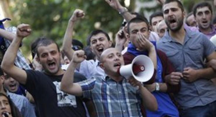 В центре Тбилиси проходит митинг оппозиции