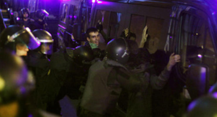 В Испании акция протеста переросла в столкновения демонстрантов с полицией