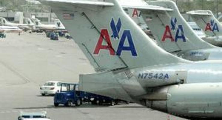 Из-за отвалившихся кресел American Airlines приостановила полеты