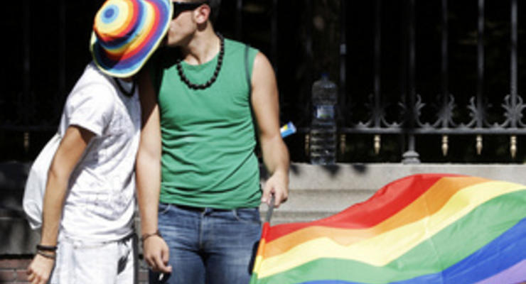 Евросоюз "глубоко разочарован" антигомосексуальным законопроектом