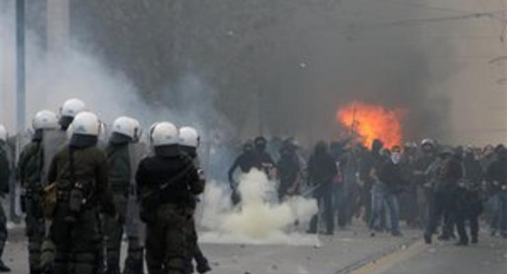 В Греции полиция разгоняет митинги против визита Меркель слезоточивым газом