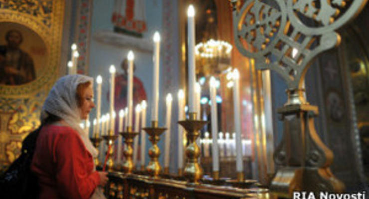 В московском храме разрешили насилие против "кощунников"