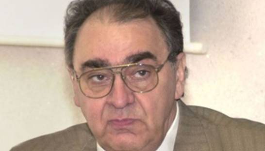 Ъ: Социологи назвали беспрецедентными действия Королевской, подавшей иск против КМИС