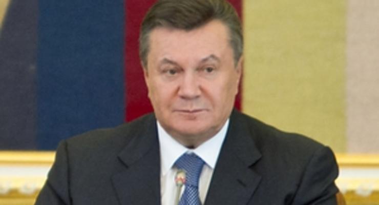 Янукович требует самого сурового ответа на "варварство" FEMEN