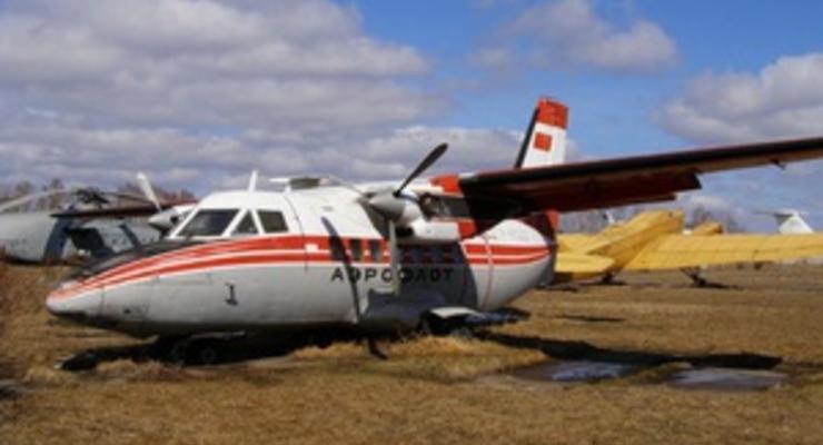 На Камчатке пассажирский самолет при взлете увяз в грязи