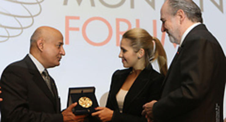 Дочь Тимошенко наградили медалью за вклад в защиту демократии