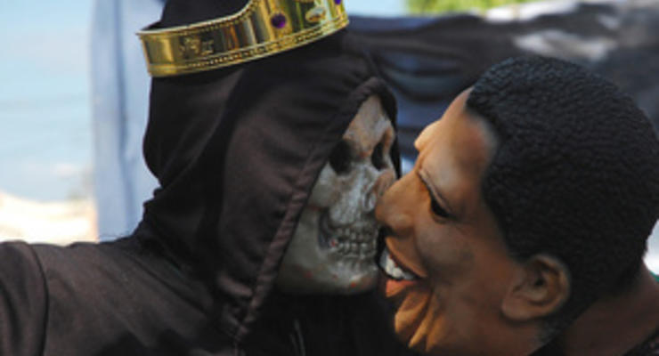 Продажи масок на Хэллоуин: американцы предпочитают Ромни Обаму