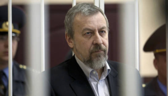 Великобритания дала убежище сопернику Лукашенко