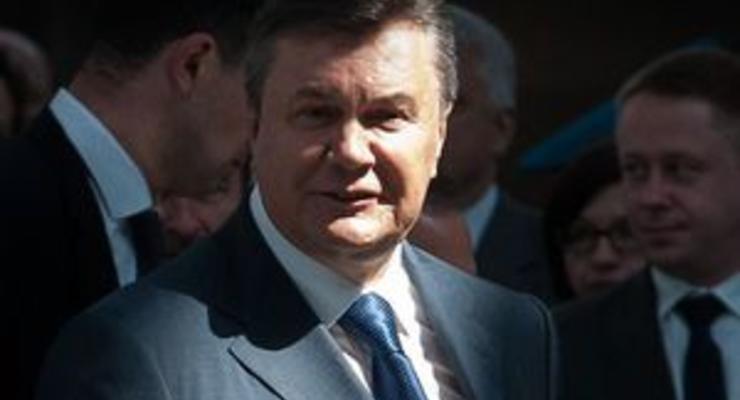 Янукович поздравил украинцев с Днем освобождения Украины от фашистских захватчиков