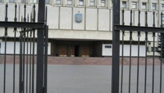 Объявив перерыв, ЦИК приняла протоколы еще двух окружкомов