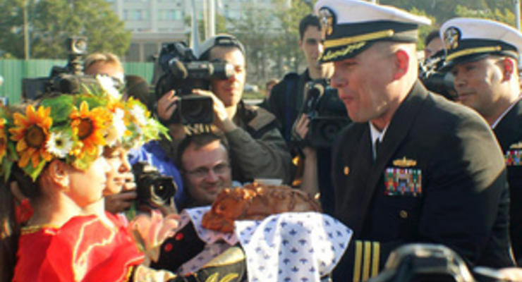 Командира американских ВМС отстранили из-за пьянки подчиненных во Владивостоке