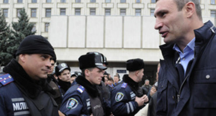 Кличко призвал Януковича дать оценку фальсификациям на выборах