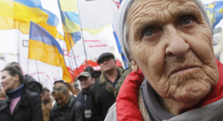 НГ: Украина движется от кризиса к кризису