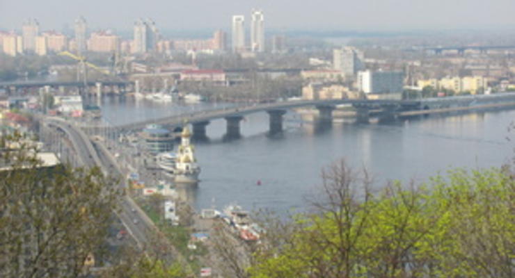 Восемь киевских мостов украсят декоративным освещением