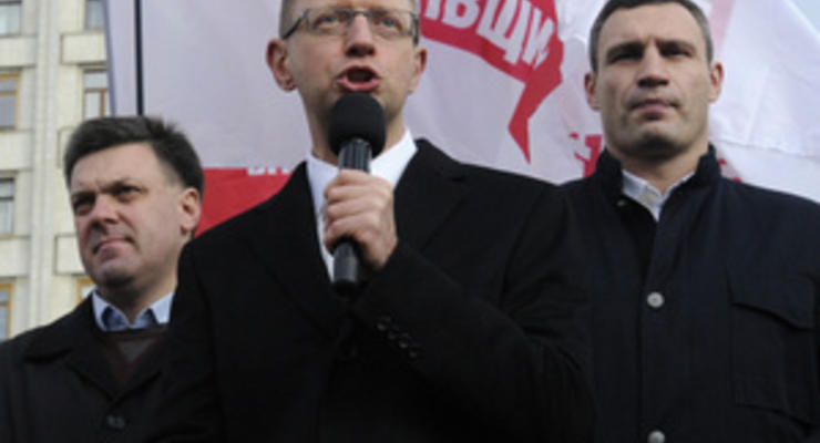 НГ: Украинская оппозиция апеллирует к Западу