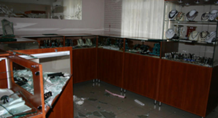Задержаны преступники, совершившие резонансное ограбление ювелирного салона в Мариуполе
