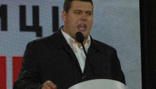 Свободовец пообещал "не вешать коммунистов на деревьях"