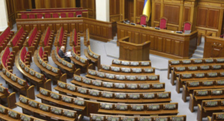 Депутат от оппозиции назвал коммунистов "приложением к регионалам"