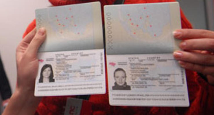 Ъ: Украина надеется на упрощение визового режима с ЕС благодаря введению биометрических паспортов