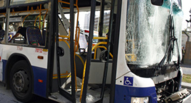 Фотогалерея: Теракт на фоне войны. Взрыв автобуса в Тель-Авиве