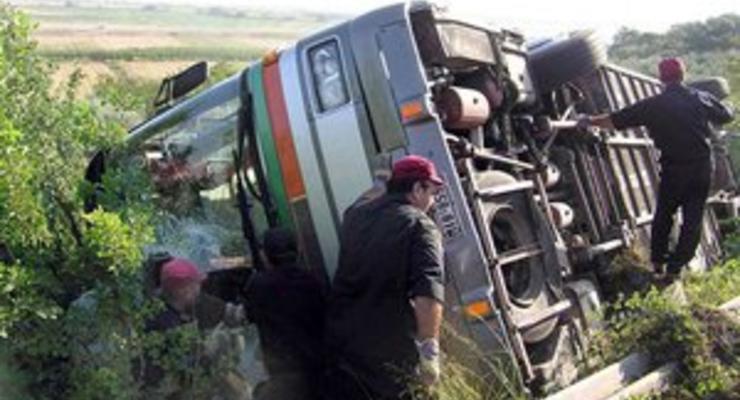 В Узбекистане перевернулся пассажирский автобус, погибли более 10 человек