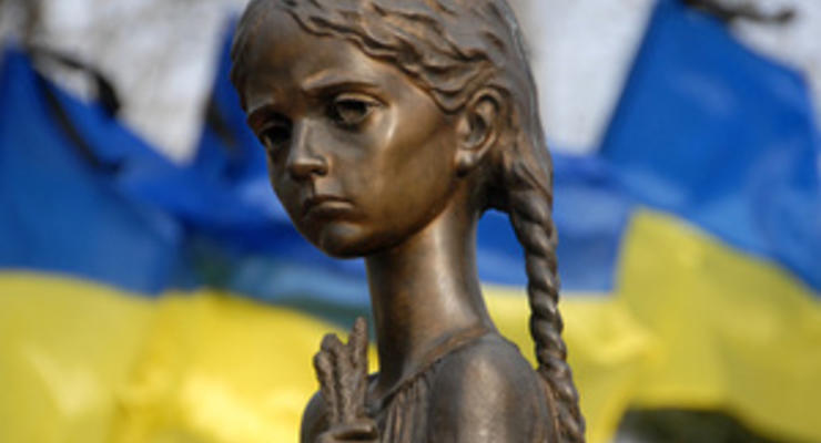 Сегодня в Украине день памяти жертв Голодомора. В Киеве зажгут более 10 тыс. свечей