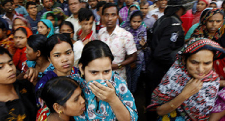 За пожар на фабрике в Бангладеш, унесший жизни более 110 человек,  арестовали трех управляющих