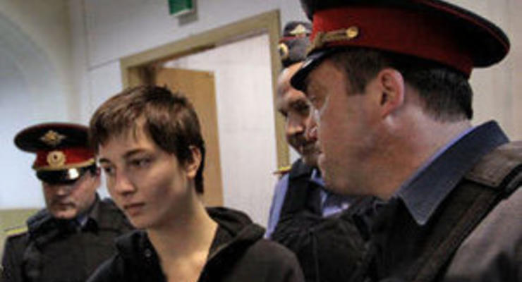 18-летняя анархистка решила частично признать вину по Болотному делу