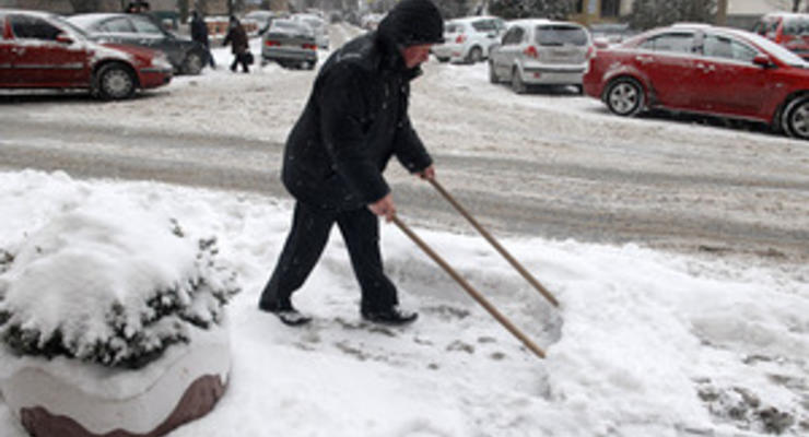 В Киеве началась уборка снега