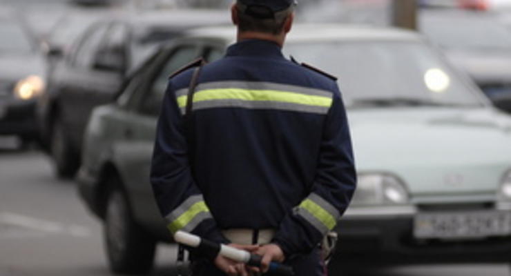 В Киеве сотрудники ГАИ задержали эвакуатор, перевозивший краденое авто