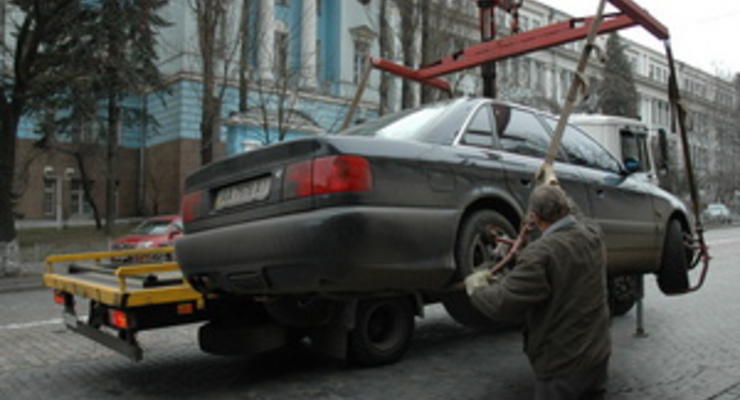 В Киеве введен временный режим использования эвакуаторов