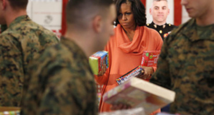 Мишель Обама подготовила рождественские подарки для детей из бедных семей