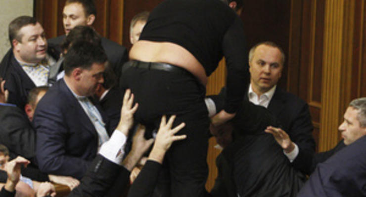 Фотогалерея: Свободу не спинити. Массовые драки новоизбранных депутатов в Раде 7 созыва