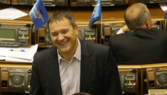 В Раде произошла потасовка из-за выступления Колесниченко на русском языке