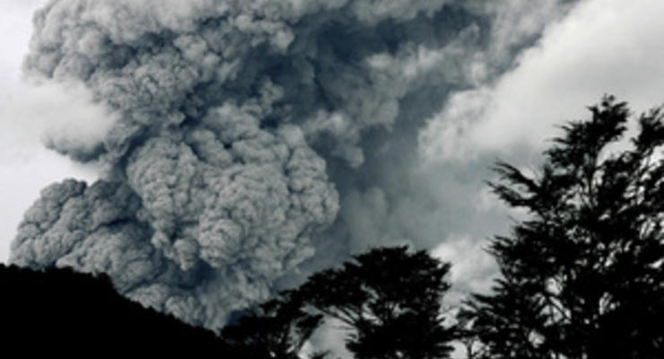 Чили и Аргентина объявили тревогу в связи с извержением вулкана