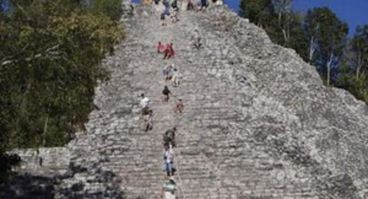 В Гватемале туристы повредили храм майя в день Конца света