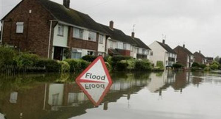 В Британии массово эвакуируют людей из-за угрозы наводнения