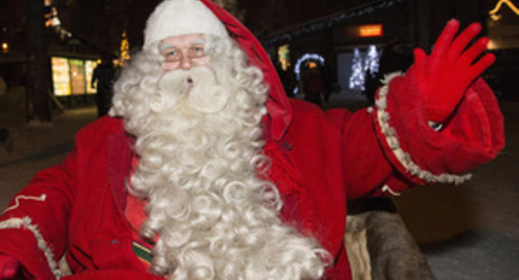 Санта Клаус отправился в мировое турне, чтобы вручить подарки детям