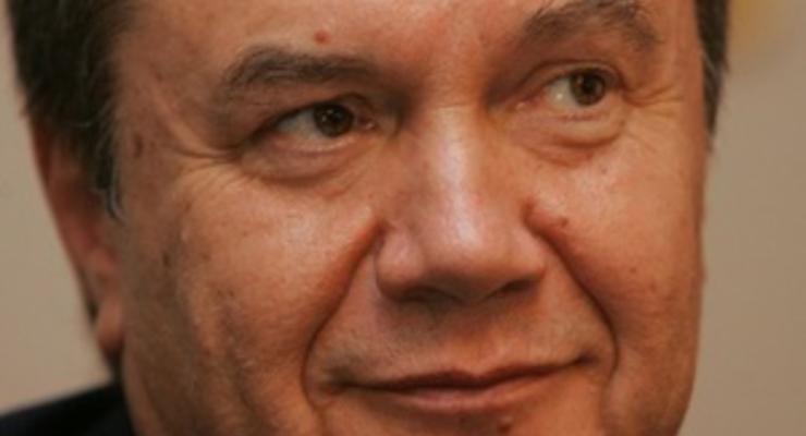 Ъ: Ключевые должности в  правительстве заняли близкие люди Януковича