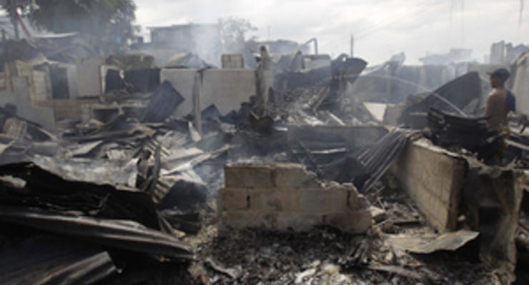 На Филиппинах крупный пожар уничтожил более двух тысяч домов, есть погибшие