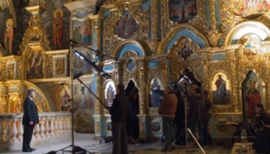 Янукович записал новогоднее телеобращение в Лавре