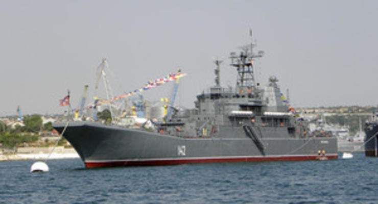 Россия направила в Сирию корабль с пехотой и боевой техникой