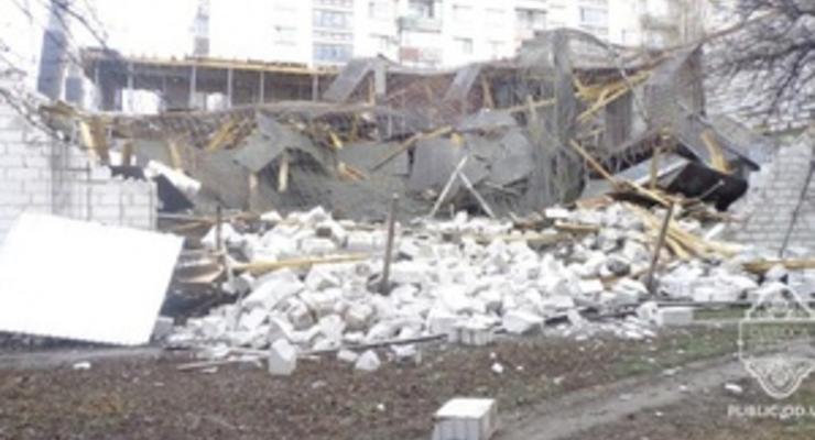 В Одессе обрушился строящийся магазин, есть пострадавшие