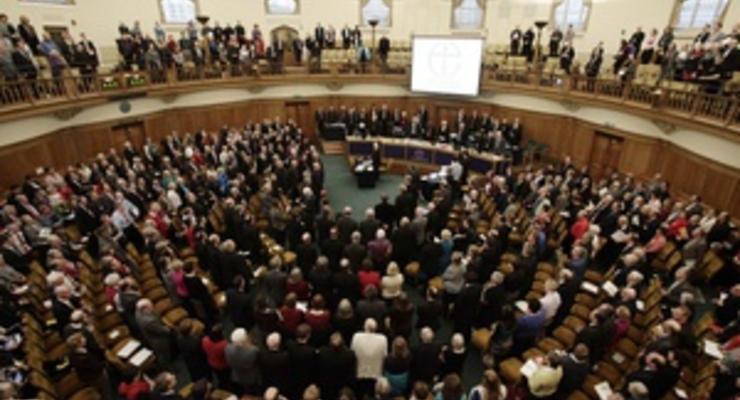 Церковь Англии разрешила геям становиться епископами. Консерваторы протестуют