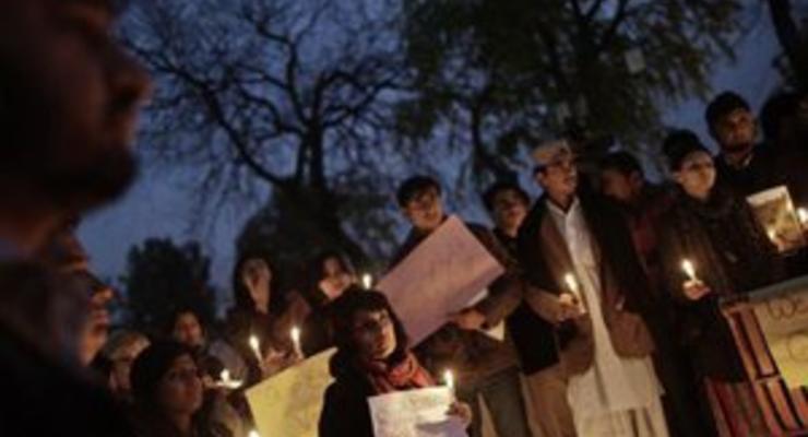 Акция протеста в Пакистане: дорогу перекрыли гробами