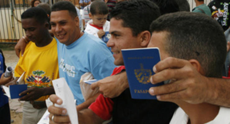 Кубинцы получили право выезжать за границу, не спрашивая разрешения у властей