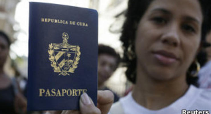 Мечты сбываются: кубинцы впервые получают загранпаспорта