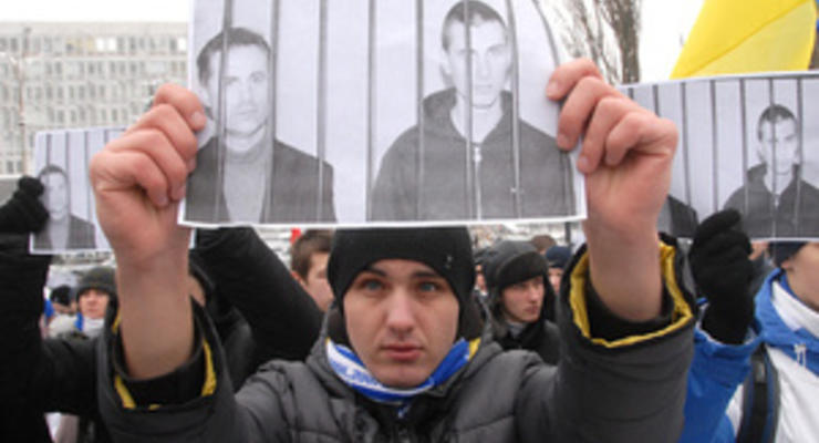 Родственники Дмитрия Павличенко утверждают, что его избили в СИЗО за интервью телеканалу